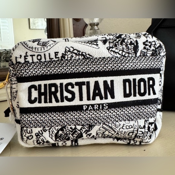 Christian Dior Canvas Embroidered Logo Bag w / tags - Picture 3 of 8